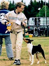 Showing Zeke 2002, winning 2:d prize.
